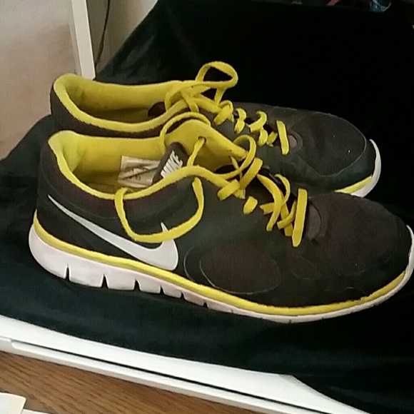 Nike shoes size 9.5 - Picture 4 of 6